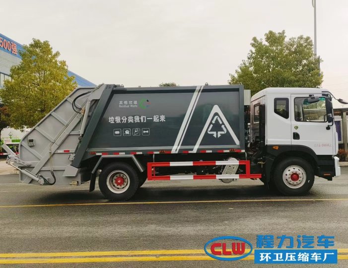 壓縮式垃圾車這樣加油和尿素是省錢或費錢？